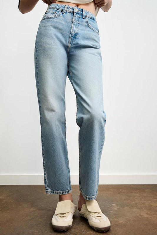 ZARA High-Waist Jeans – Regular Length (Light Blue)