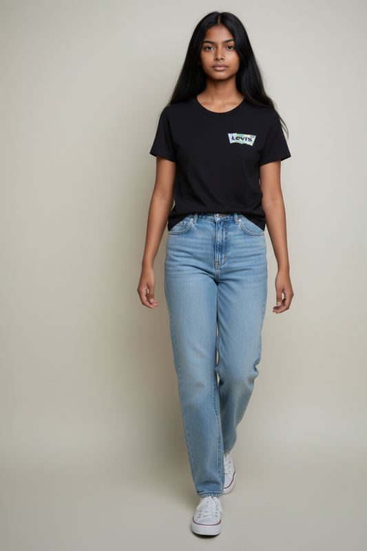 Levi’s® logo T-shirt in a dark grey